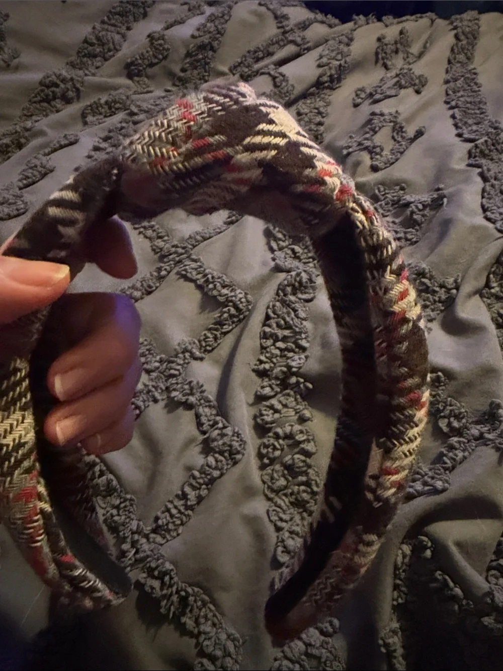 N/A stylish knotted